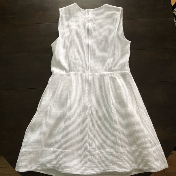 GAP Sleeveless Dress - Picture 2 of 5